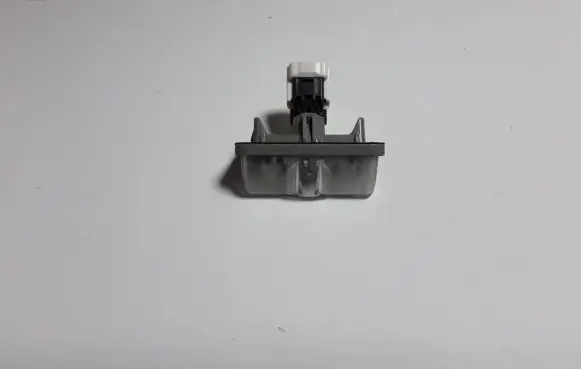 Toyota Prius (XW50) Number plate light 6V03W