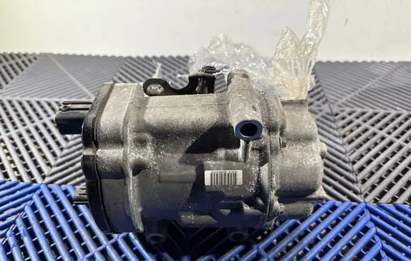 Toyota C-HR I Air conditioning (A/C) compressor (pump) ESB20C 4B21263 0424000370