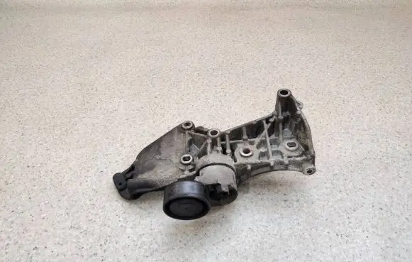 Renault Megane II Generator/alternator bracket 8200072727
