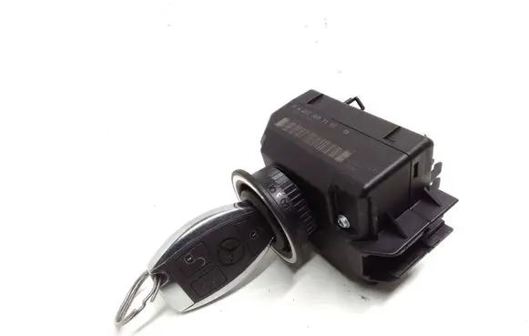 Mercedes-Benz C W204 Ignition lock A2079057101
