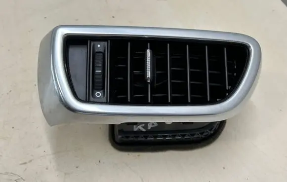 Porsche Cayenne (92A) Dashboard side air vent grill/cover trim 7P5819703A
