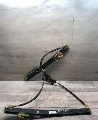 Front window lifting mechanism without motor