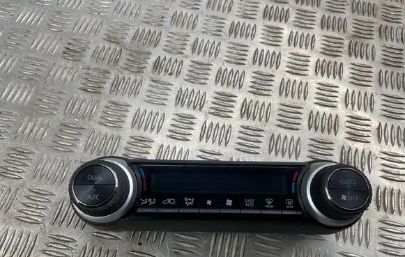 Toyota RAV 4 (XA50) Climate control unit 75K607