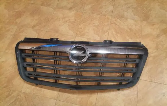 Opel Movano B Front bumper upper radiator grill
