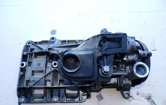 BMW 5 E60 E61 Oil pump 7798014