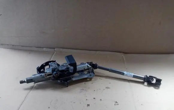 Nissan Pathfinder R51 Steering wheel axle 9820460277