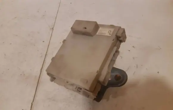 Lexus GS 300 350 430 450H Fuse module 8267030230 9460 5K010117