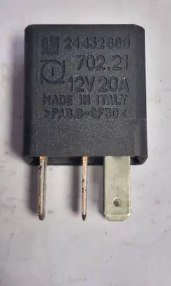 Opel Zafira A Other relay 24432680 PA6G0F30 70221