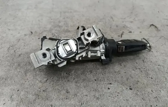 Audi A3 S3 8P Ignition lock 