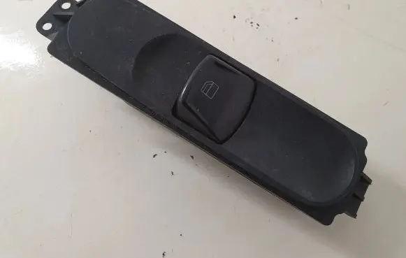 Mercedes-Benz Vito Viano W639 Electric window control switch A6395451413