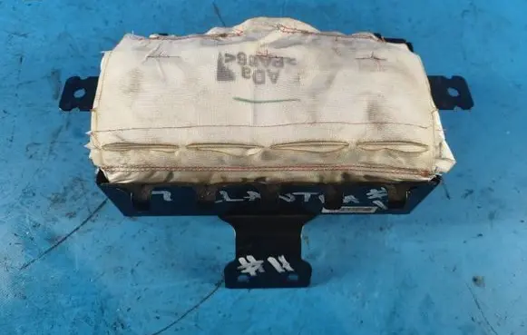Hyundai Elantra VI Passenger airbag 84530F3500