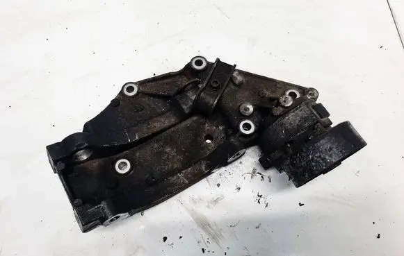 Ford Kuga I Engine mounting bracket 9682367380