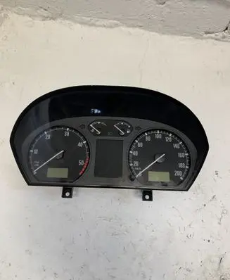 Speedometer (instrument cluster)