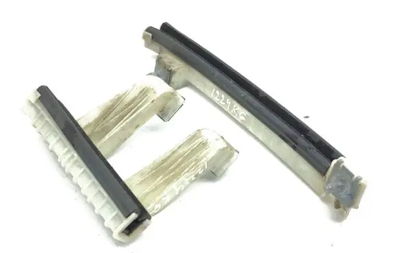 Renault Megane IV Rear door windshield rail 