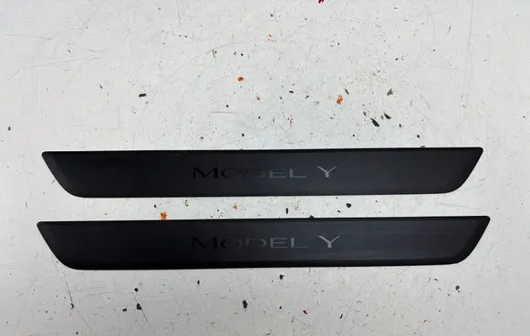 Tesla Model Y Front sill trim cover 149430100B