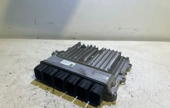 BMW X3 G01 Engine control unit/module 030105744 8476037 0281035548
