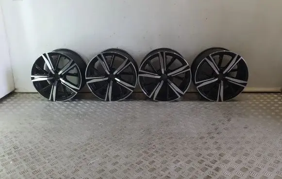 R18 alloy rim