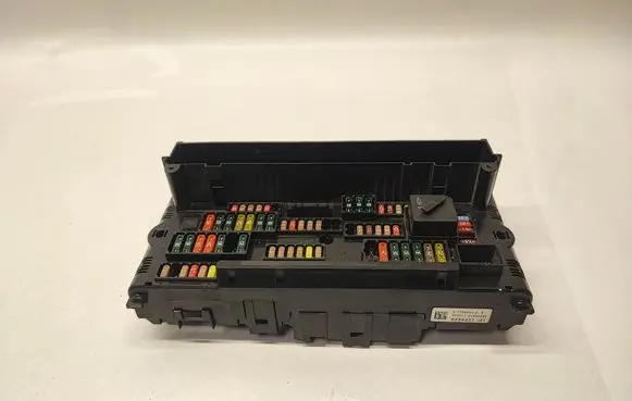 BMW 5 GT F07 Fuse module 9234421 923442101