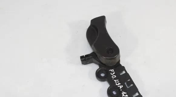 Engine bonnet (hood) release handle