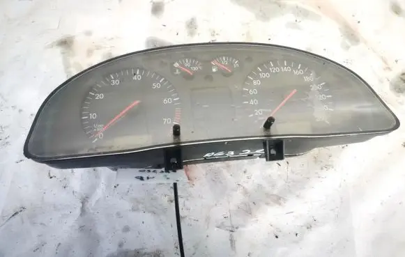 Volkswagen PASSAT B5 Speedometer (instrument cluster) 3b0919881f 110.008.794