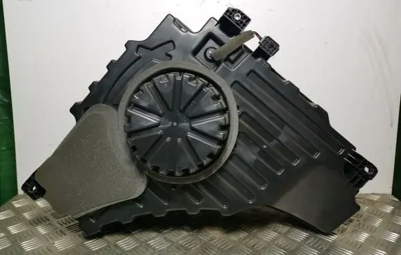 Jeep Grand Cherokee Subwoofer speaker 05035130AC