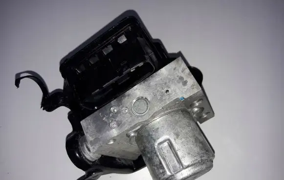 Honda HR-V ABS Pump T8KG3