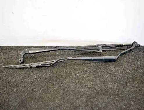 Maserati GranCabrio M145 Windshield/front glass wiper blade 