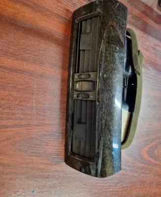 BMW 6 E63 E64 Dash center air vent grill 7009275