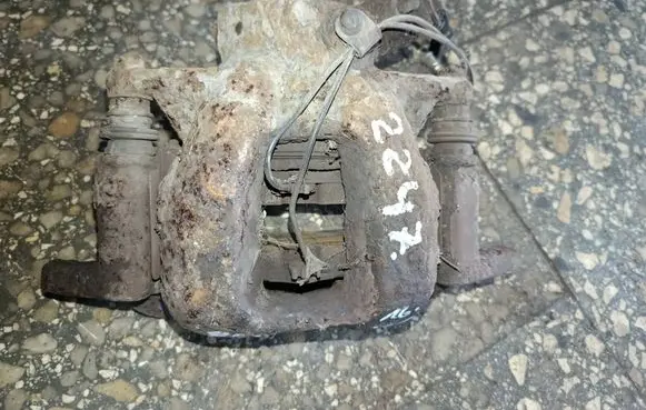 Peugeot 407 Front brake caliper 
