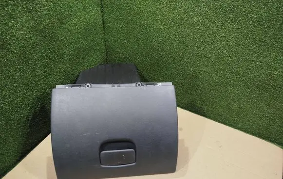 Opel Movano B Glove box 685001391R