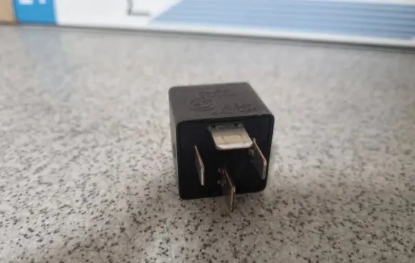 BMW 5 E60 E61 Other relay 6901469