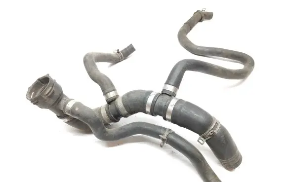 Volvo S90, V90 Engine coolant pipe/hose