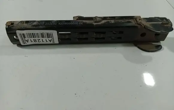 Skoda Octavia Mk2 (1Z) Seat belt adjustment rail 00066705