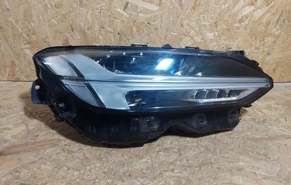 Volvo S90, V90 Headlight/headlamp 31655789 3604093