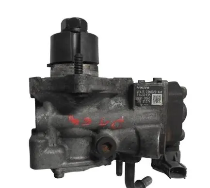 Volvo XC60 Fuel injection high pressure pump 31432135