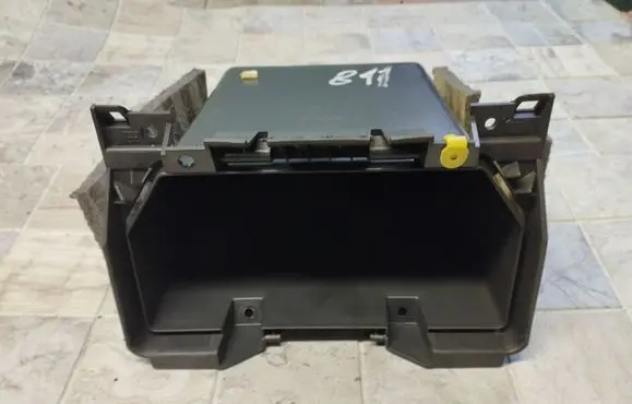 Volvo V50 Glove box 09491937