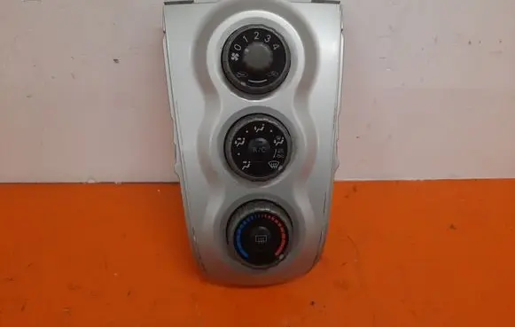 Toyota Yaris Front door electric window regulator 55406OD190