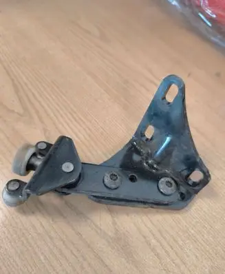 Volkswagen Crafter Sliding door upper roller guide/hinge 7C0843435