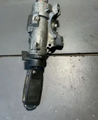 Volkswagen PASSAT B5.5 Ignition lock 4B0905851G