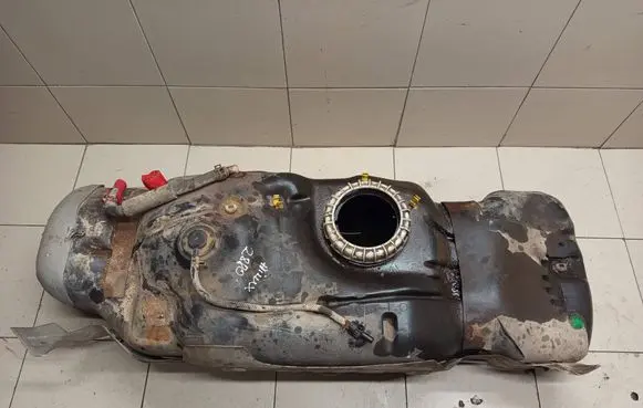 Toyota Hilux (AN10, AN20, AN30) Fuel tank 771000K131A 771000K141A 771000K151A