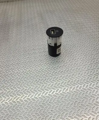 USB socket connector