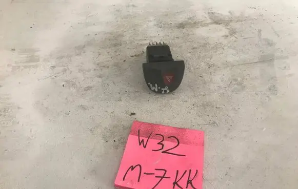 Renault Megane I Hazard light switch 