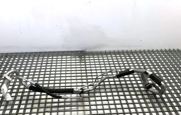 Mercedes-Benz C W205 Air conditioning (A/C) pipe/hose 2058305604
