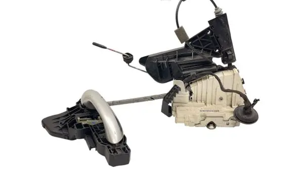 Mercedes-Benz ML W164 Rear door lock 1697302235 A1647330614