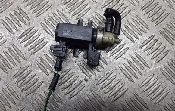 Volvo V70 Valve vacuum 72190329