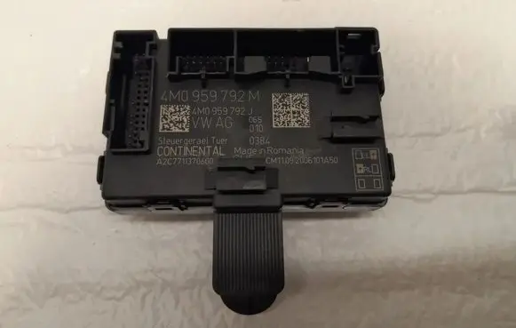 Audi A4 S4 B9 8W Sliding door control unit/module 4M0959792M