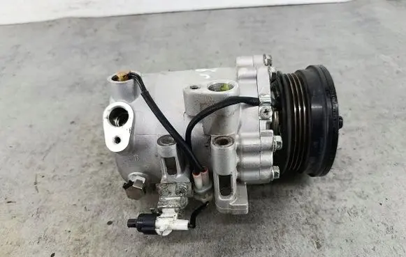 Suzuki Swift I Air conditioning (A/C) compressor (pump)