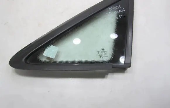 Volkswagen Touran I Front triangle window/glass 1T0845411