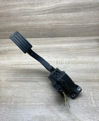 Ford Focus Accelerator throttle pedal 4M519F836AH