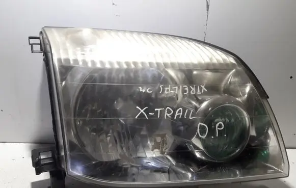 Nissan X-Trail T30 Headlight/headlamp 1669